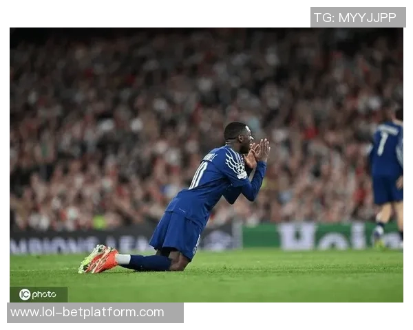 国王杯精彩对决巴黎圣日耳曼逆转阿森纳五球狂胜回顾十大进球瞬间